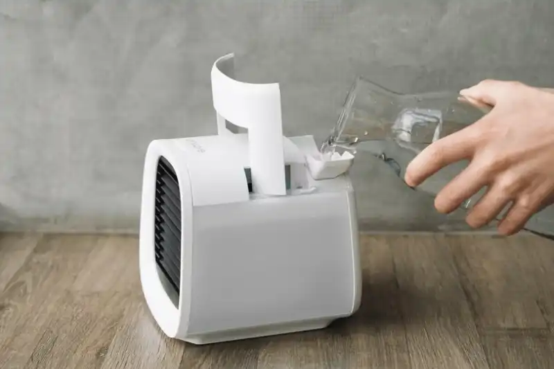 How much water does an evaporative cooler use